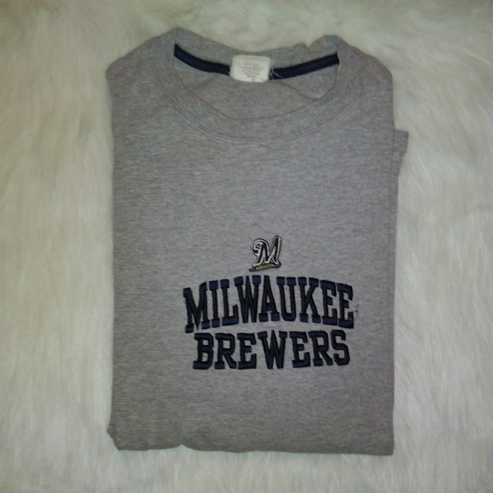 Men's Embroidered Milwaukee Brewer's T-shirt